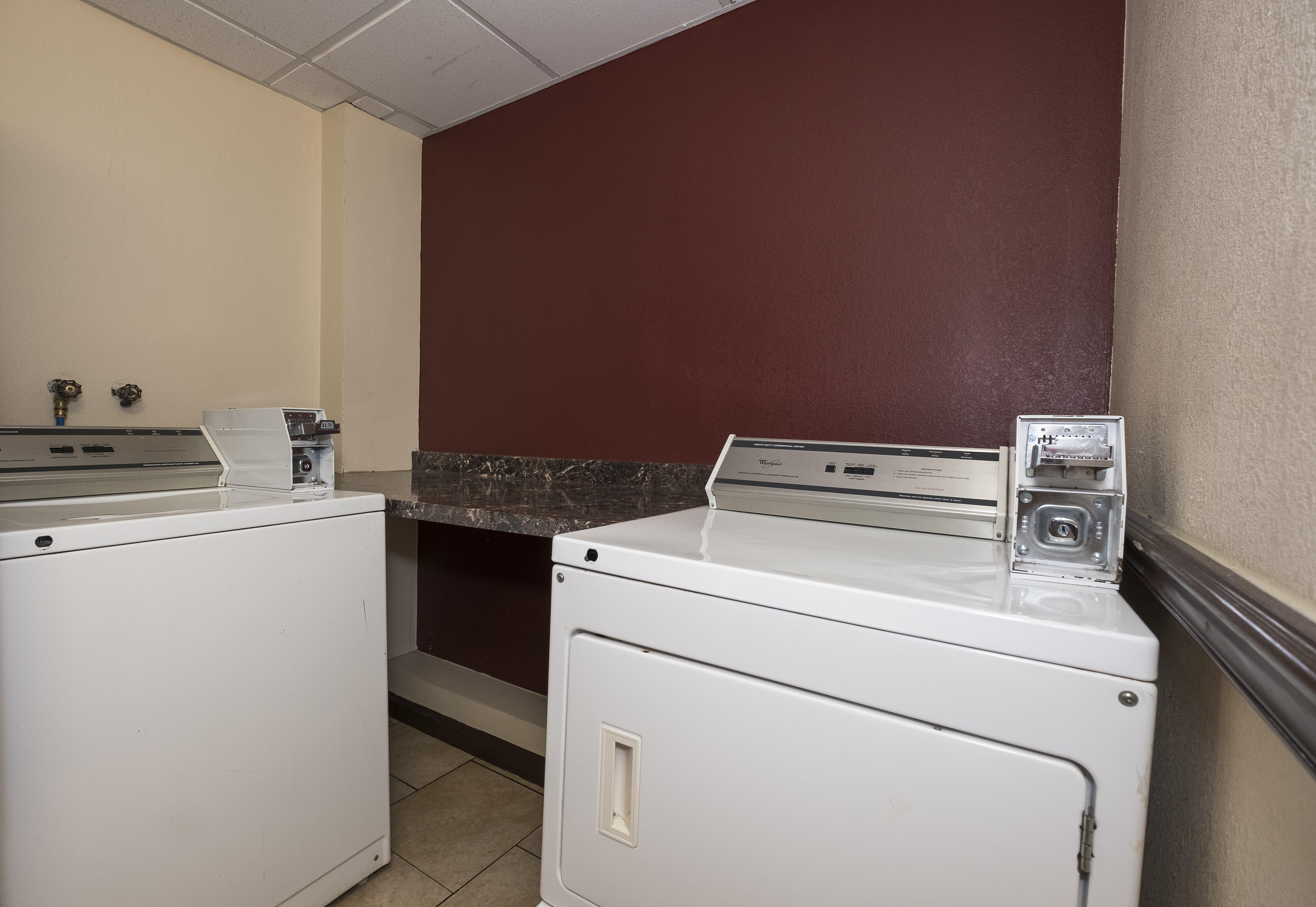 Red Roof Inn Plus+ Poughkeepsie Extérieur photo